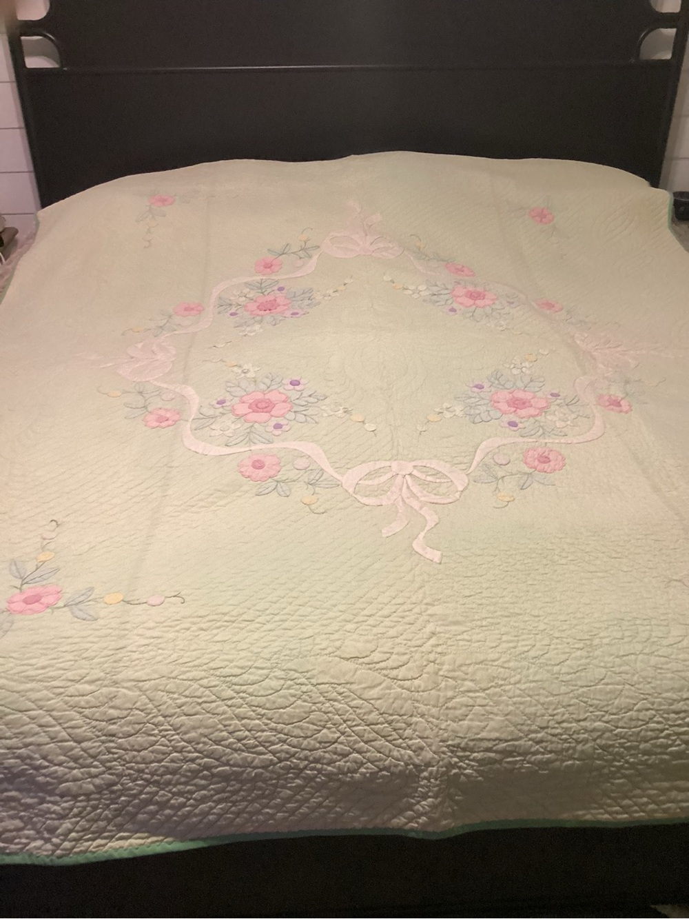 Antique Professional Hand Made Quilt - Picture 4 of 4